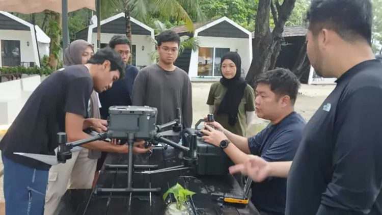 MTCRC dan PNU Latih Pemetaan Habitat Bentik di Pulau Tidung Kecil