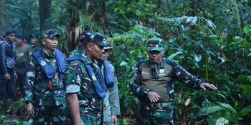 TNI Kawal Translokasi Badak Jawa Mustofa sebagai Upaya Penyelamatan Satwa Langka