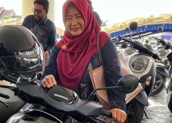Pemkab Kutai Timur Serahkan Motor Operasional dan Bankeudes untuk Perkuat Peran RT