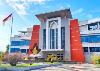 Tiga Mahasiswa FIP UNG Ikuti Program Erasmus di Slovakia
