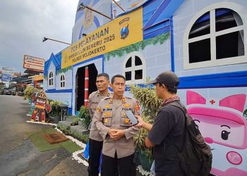 Polres Mojokerto Hadirkan Pos Pelayanan Robocar Poli di Pacet