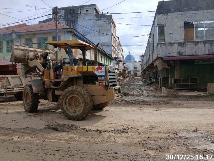 Pembersihan Lumpur di 52 Fasilitas Umum Aceh Tamiang Capai 60 Persen
