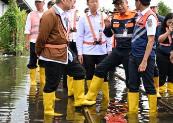 Tinjau Jalur Kereta Api Banjir, Kemenhub: 85% Perjalanan Kereta Telah Pulih dan Normal