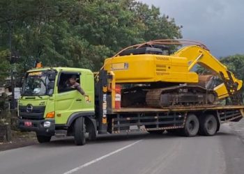 Kementerian PU Kerahkan Alat Berat dan Sarana Air Bersih Bagi Pengungsi Longsor