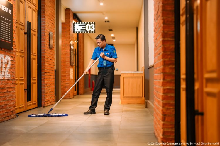 Kolaborasi dengan CGV, KAI Services Kini Kelola Layanan Kebersihan di 40 Bioskop CGV