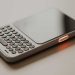 Clicks Communicator Hadirkan Sensasi Mengetik ala BlackBerry dalam Balutan Android Modern