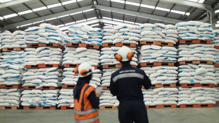 Pengawalan Polri Amankan Distribusi Pupuk Kaltim