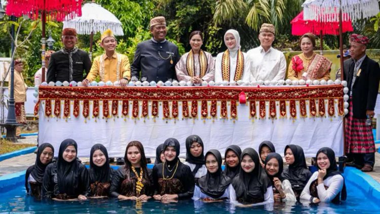 Wamenpar Apresiasi Tradisi Blangikhan sebagai Penggerak Pariwisata Berbasis Budaya di Lampung