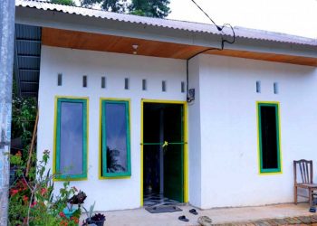 Wali Kota Pekanbaru Serahkan Dua Rumah Layak Huni Bantuan Baznas Riau