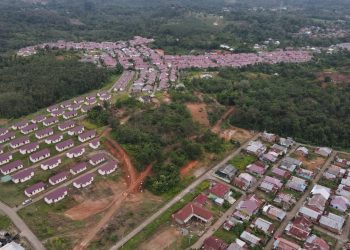 PTBA Serahkan Fasos dan Fasum untuk Warga Bara Lestari