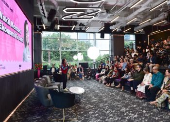 Nobar Film Dokumenter Roehana Koeddoes, Wamen Ekraf Tekankan Peran Jurnalis Perempuan dalam Perjuangan