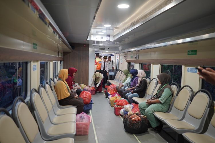 Kereta Petani dan Pedagang Layani 11.428 Pelanggan di Lintas Merak