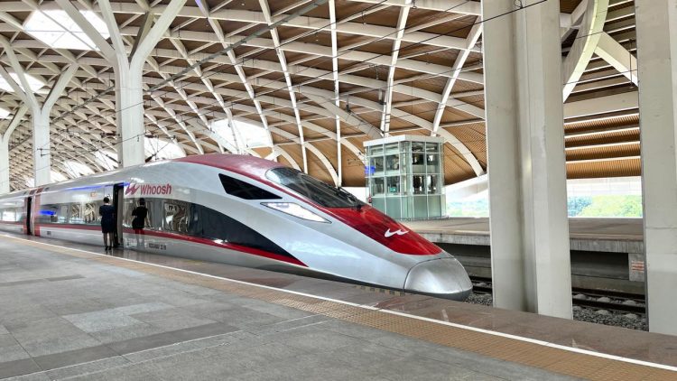 Tarif Whoosh Flat Rp200.000 untuk Pembelian Minimum 5 Tiket Pulang- Pergi