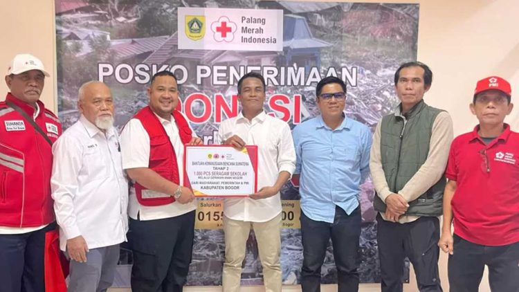 Bogor Salurkan Bantuan Seragam Sekolah untuk Anak Penyintas Banjir Bandang Aceh