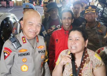 Kapolda Banten Beri Kejutan Ulang Tahun Kepada Pemudik Di Pelabuhan Merak