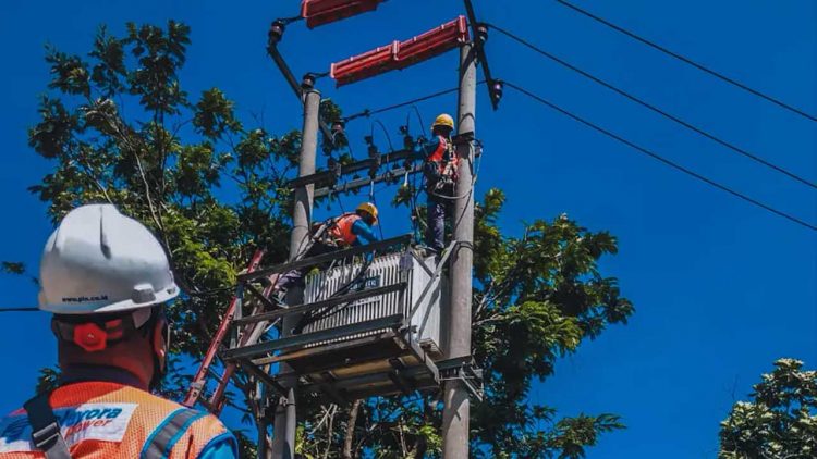 Puluhan Desa Di Kaltim Kini Teraliri Listrik PLN