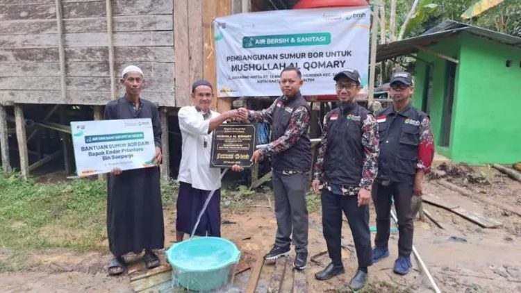 BMH Kaltim Bangun Sumur Bor, 150 Warga Km 39 Samboja Kini Nikmati Air Bersih