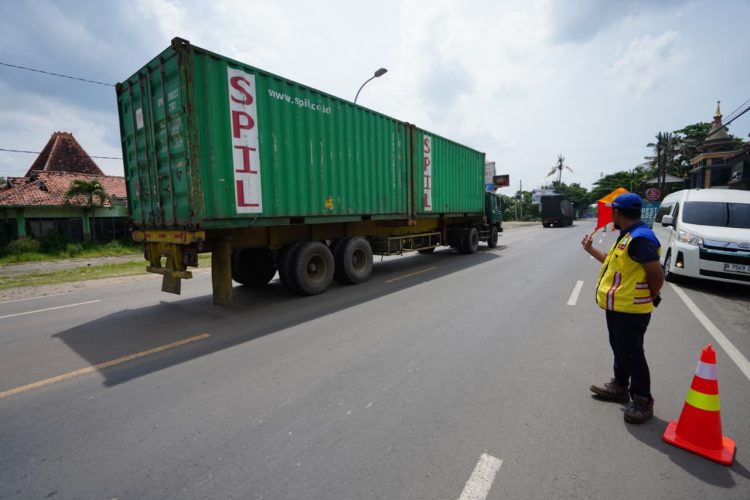 Pastikan Kesiapan Jalan Nasional di Jawa Timur, Menteri Dody: Perbaikan Tuntas H-10 Lebaran