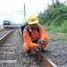 Dedikasi Petugas Pemeriksa Jalan Rel di Balik Perjalanan Kereta Api