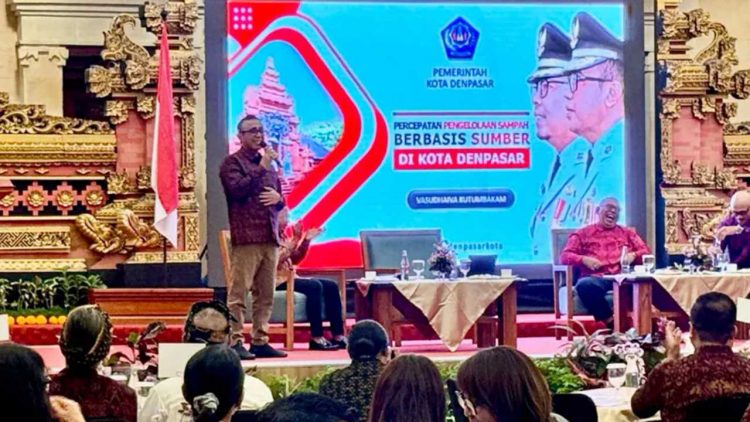 Denpasar Perkuat Pengelolaan Sampah Pariwisata Sanur