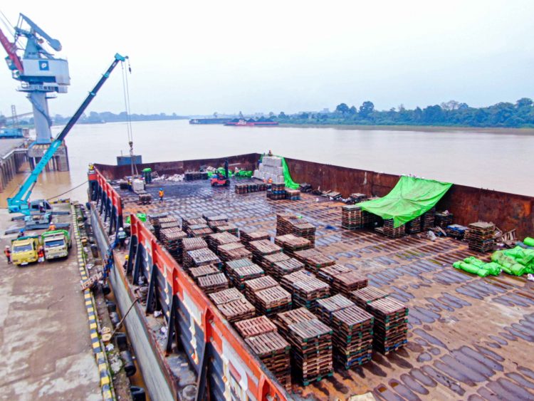 PTP Nonpetikemas Cabang Jambi Perkuat Distribusi Semen melalui Pelabuhan Talang Duku