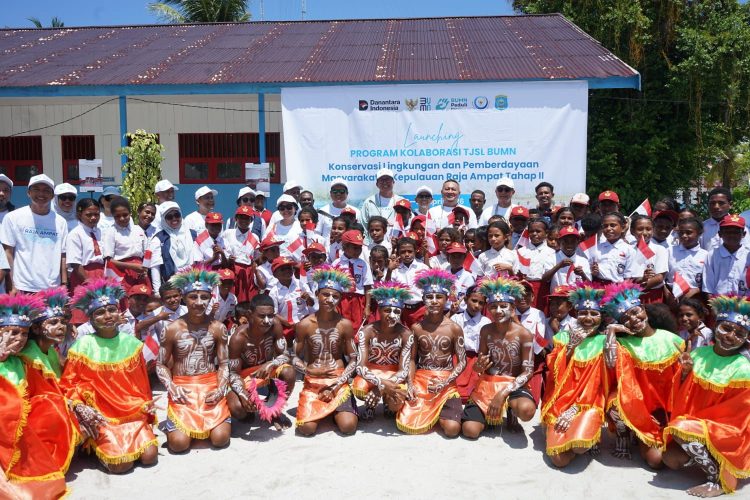 ASDP Bersama 14 BUMN Bangun Kabupaten Raja Ampat Lebih Berkelanjutan