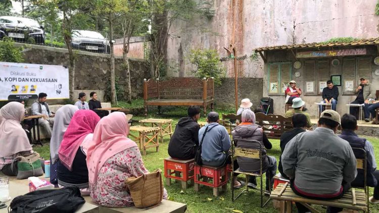 Diskusi Buku Angkat Sejarah Kopi dan Ketimpangan Sosial