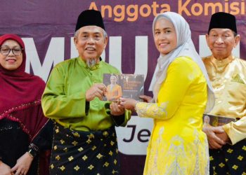 Karmila Sari Luncurkan Buku Politik Perempuan