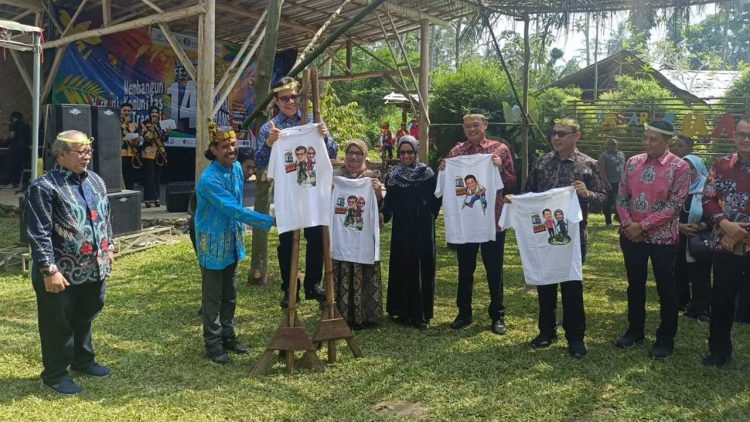 Festival Egrang Ledokombo Kembali Meriah