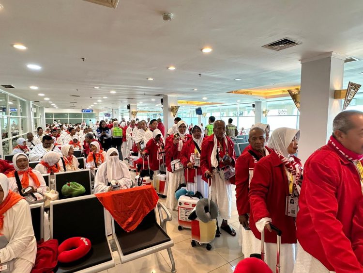 Penerbangan Haji dari Bandara Adi Soemarmo Berjalan Lancar