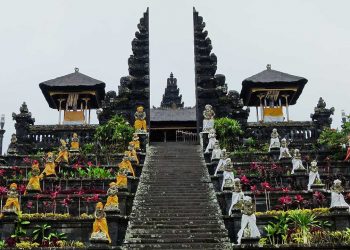 Restorasi Besakih Kembalikan Harmoni Suci Bali