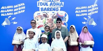 JNE dan TIKI Salurkan Kurban untuk Masyarakat