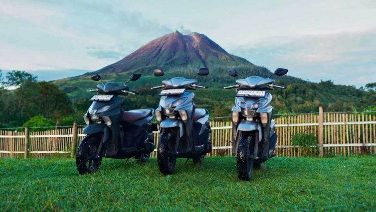 Yamaha GEAR ULTIMA Taklukkan Jalur Ekstrem Gunung Sinabung