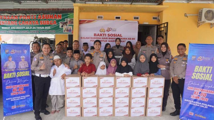 Satlantas Rohil Salurkan Bantuan ke Panti Asuhan pada Hari Bhayangkara