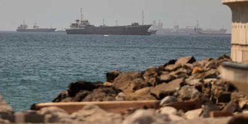 Iran Buka Kembali Selat Hormuz