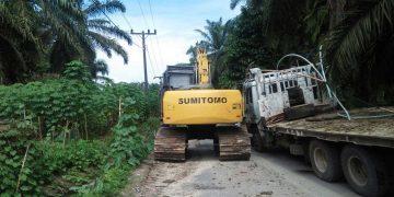 Tiga Perusahaan di Asahan Gotong Royong Perbaiki Jalan Desa
