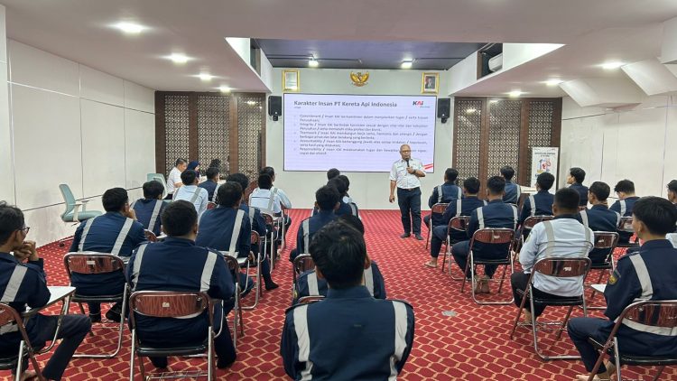 KAI Services Gelar Diklap K3 dan P3K