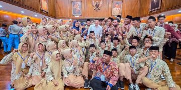 Seskab Motivasi Pelajar Lewat Program Istana Untuk Anak Sekolah