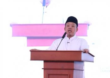 Nusron Serahkan 1029 Sertipikat Tanah Wakaf