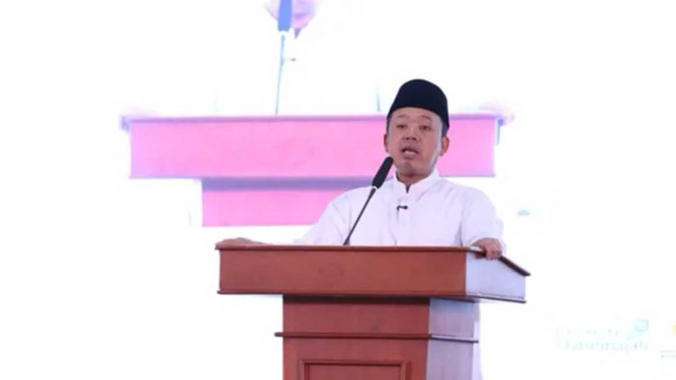 Nusron Serahkan 1029 Sertipikat Tanah Wakaf