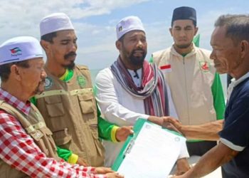Lima Perahu Bantuan Disalurkan untuk Nelayan Terdampak Bencana di Bireuen