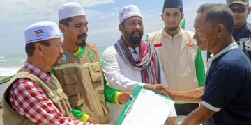 Lima Perahu Bantuan Disalurkan untuk Nelayan Terdampak Bencana di Bireuen