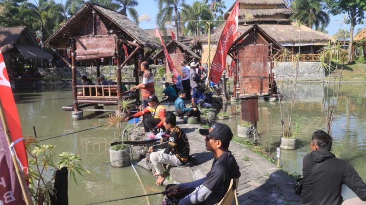 Lomba Mancing Bhayangkara Pererat Hubungan Polisi dan Warga