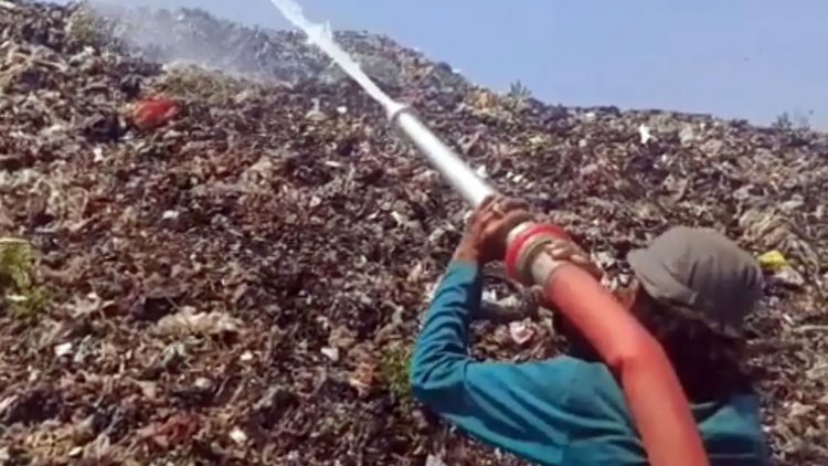 DLH Karawang Perkuat Antisipasi Kebakaran TPA Jalupang