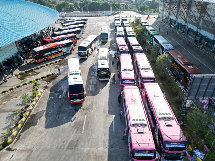 Kepatuhan Bus AKAP Masuk Terminal Hanya 57 Persen