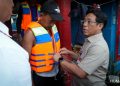 Kemenhub Serangkan 150 Life Jacket Kepada Nelayan Muara Angke
