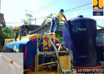 Kementerian PU Salurkan 5.000 Liter Air Bersih untuk Masyarakat Sumbawa