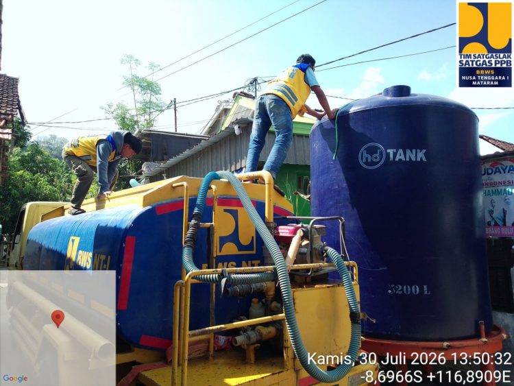 Kementerian PU Salurkan 5.000 Liter Air Bersih untuk Masyarakat Sumbawa