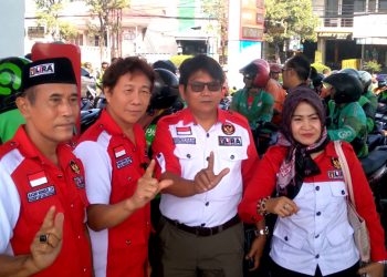 LIRA Sidoarjo Salurkan Bantuan BBM untuk Pengemudi Ojol