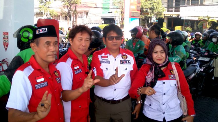 LIRA Sidoarjo Salurkan Bantuan BBM untuk Pengemudi Ojol